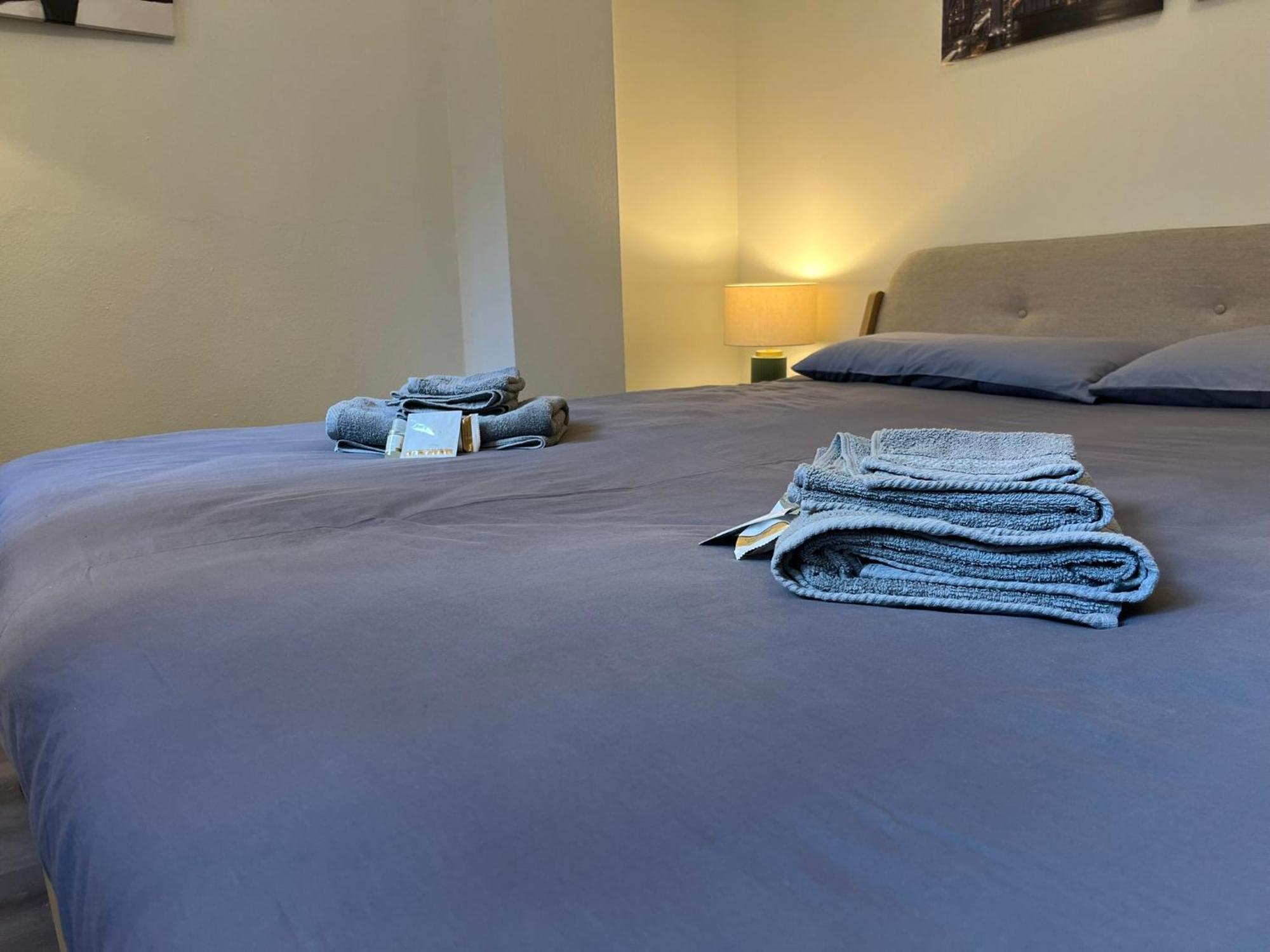 Elegante Bilocale Con Posto Auto Privato Apartment Brescia Ngoại thất bức ảnh