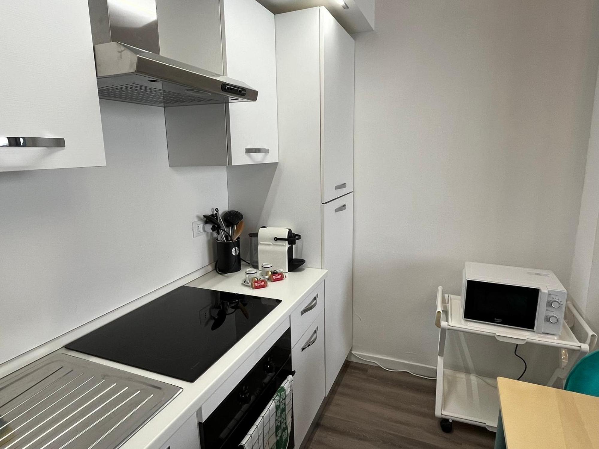 Elegante Bilocale Con Posto Auto Privato Apartment Brescia Ngoại thất bức ảnh