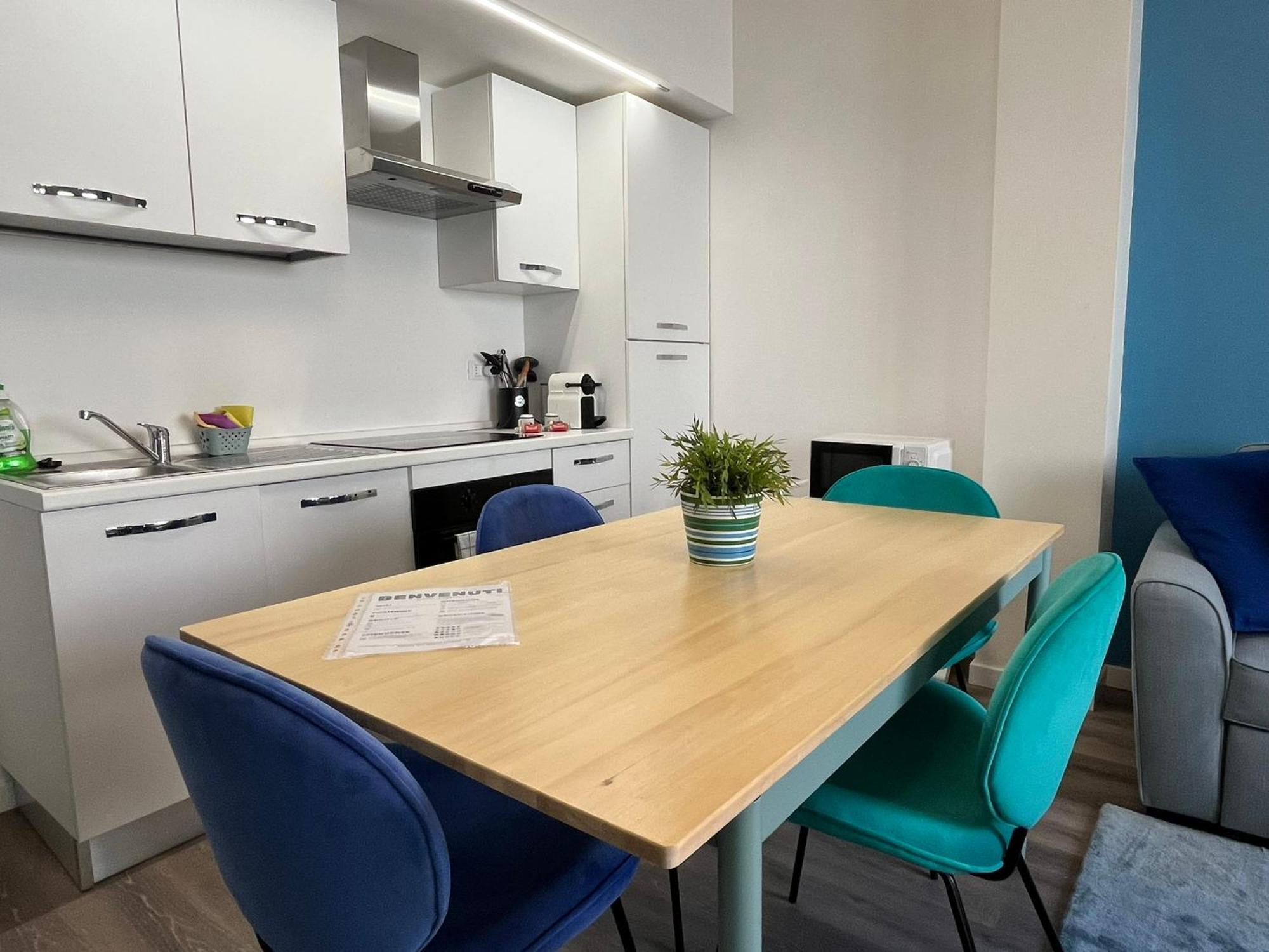Elegante Bilocale Con Posto Auto Privato Apartment Brescia Ngoại thất bức ảnh